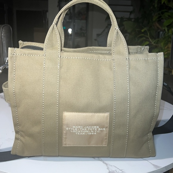 Marc Jacob’s Canvas Large Totebag in Slate Green - Picture 6 of 10